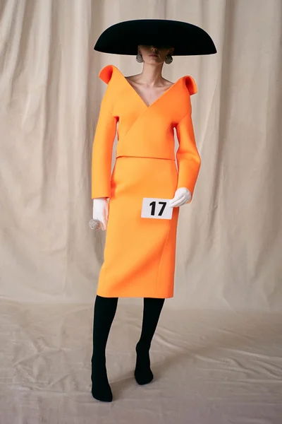 Look 17